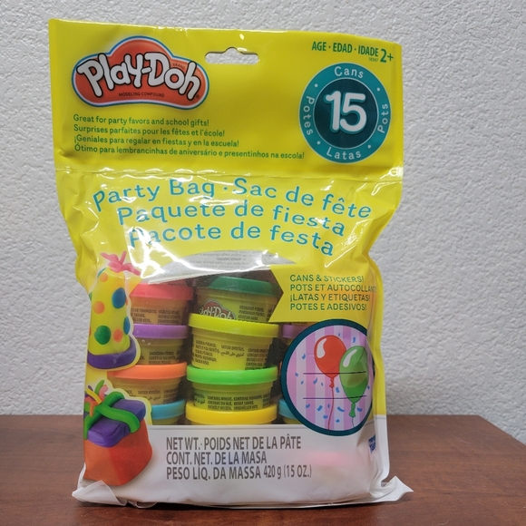 Hasbro Play-Doh Party Pack with Vibrant Colors 15 Can Nwt - Picture 1 of 5